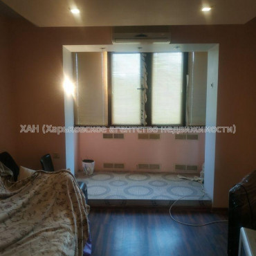 Продам квартиру, Единства ул. , 4 кім., 85 м², авторский дизайн 