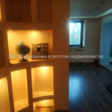 Продам квартиру, Единства ул. , 4 кім., 85 м², авторский дизайн 