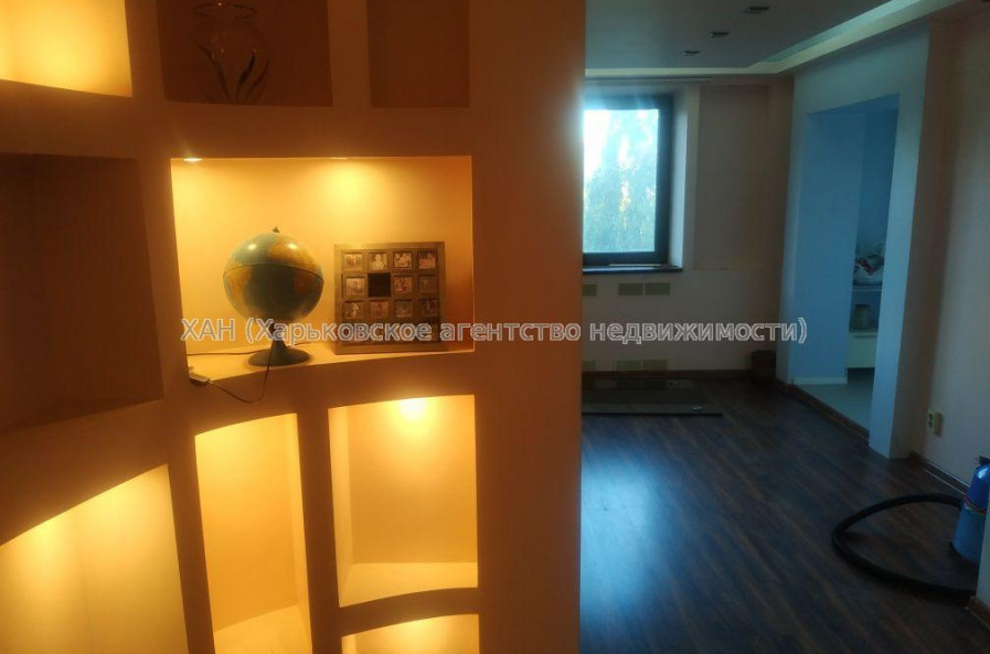 Продам квартиру, Единства ул. , 4  ком., 85 м², авторский дизайн 