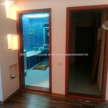 Продам квартиру, Единства ул. , 4 кім., 85 м², авторский дизайн 