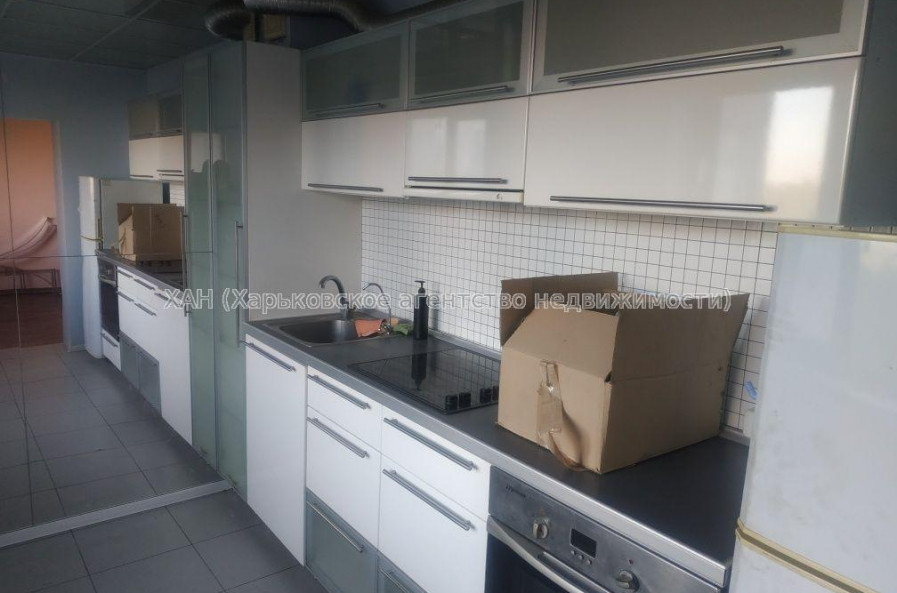 Продам квартиру, Единства ул. , 4  ком., 85 м², авторский дизайн 