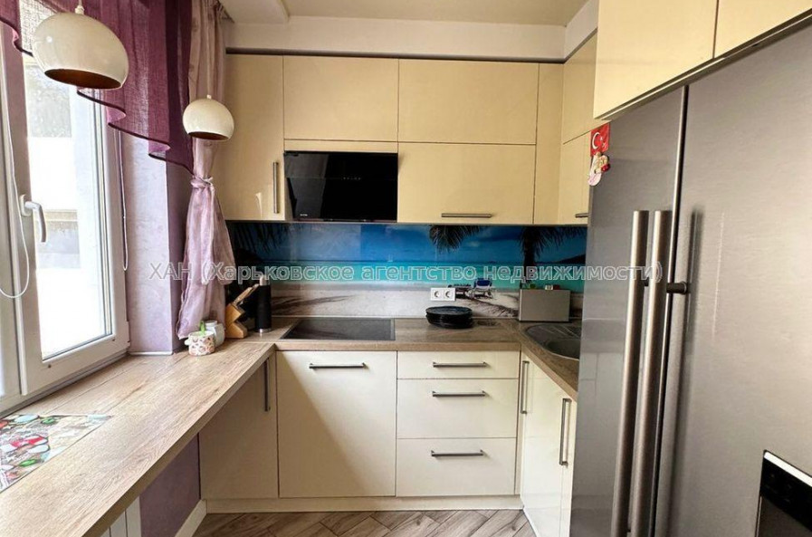 Продам квартиру, Соборности Украины ул. , 3  ком., 69 м², евроремонт 