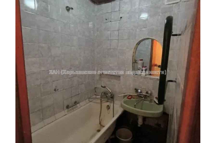 Продам квартиру, Ахсарова Энвера ул. , 1 кім., 33 м², без ремонта 