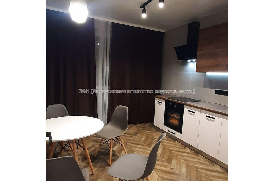 Продам квартиру, Заливная ул. , 1 кім., 43 м², авторский дизайн 