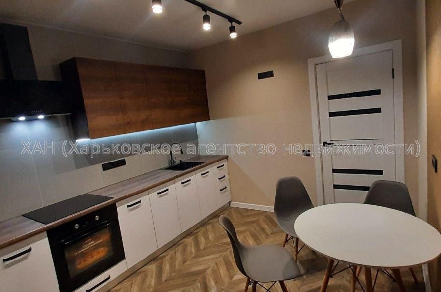 Продам квартиру, Заливная ул. , 1 кім., 43 м², авторский дизайн 