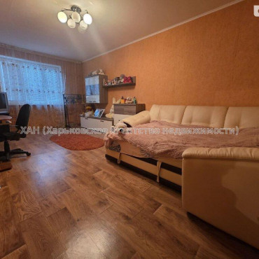 Продам квартиру, Яны Червоной ул. , 2  ком., 62 м², косметический ремонт 