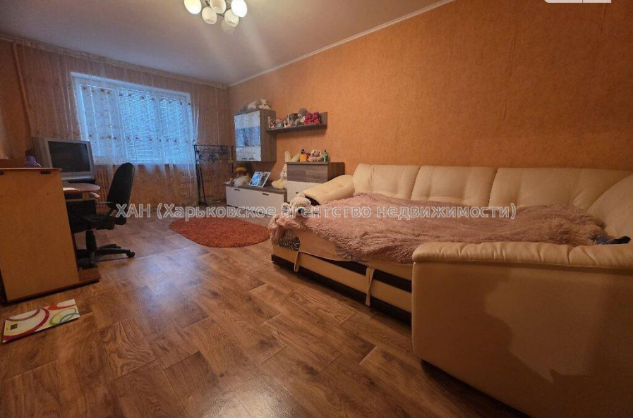 Продам квартиру, Яны Червоной ул. , 2  ком., 62 м², косметический ремонт 