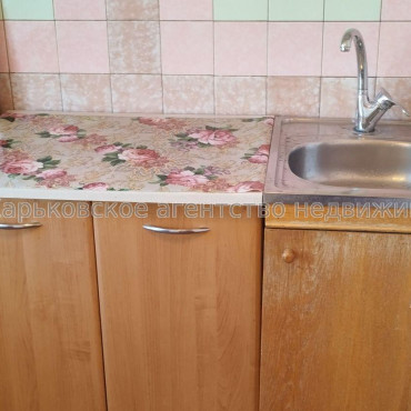 Продам квартиру, Барабашова академика ул. , 1 кім., 36 м², советский ремонт 