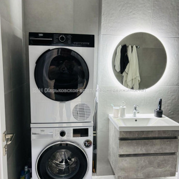 Продам квартиру, Молочная ул. , 2 кім., 67 м², евроремонт 