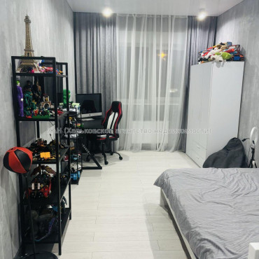 Продам квартиру, Молочная ул. , 2 кім., 67 м², евроремонт 