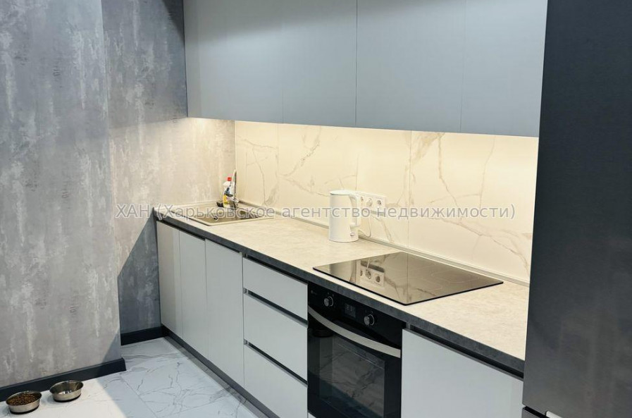 Продам квартиру, Молочная ул. , 2 кім., 67 м², евроремонт 