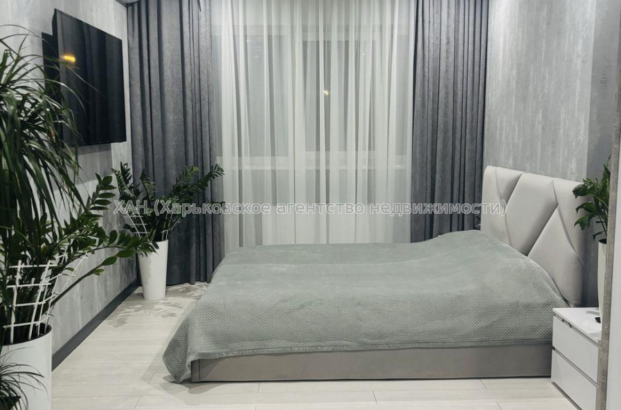 Продам квартиру, Молочная ул. , 2 кім., 67 м², евроремонт 