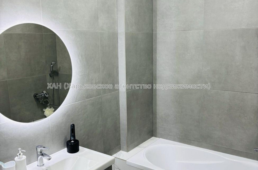Продам квартиру, Молочная ул. , 2 кім., 67 м², евроремонт 