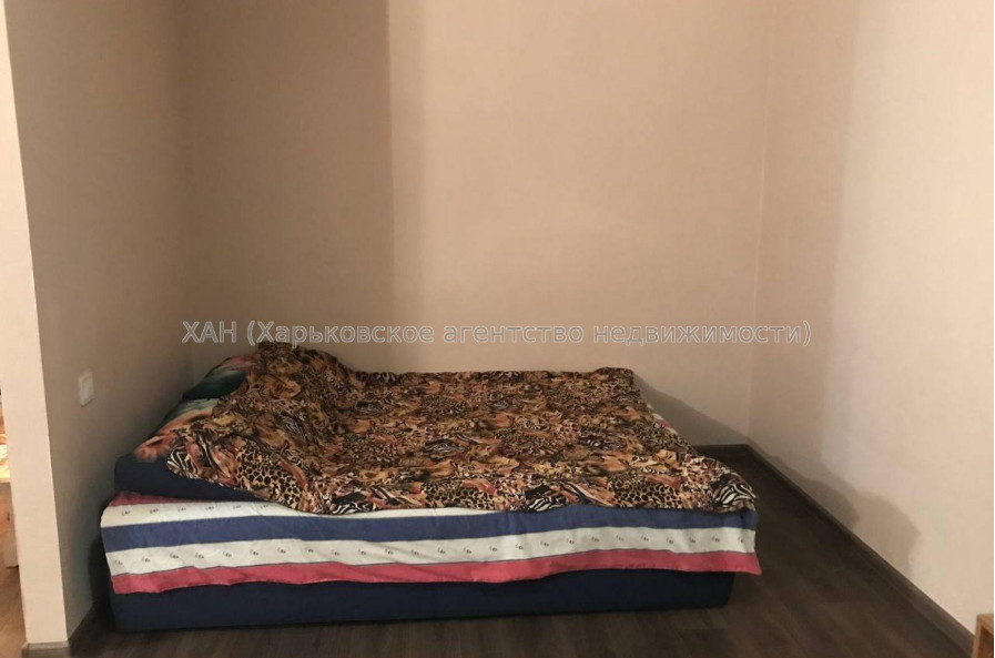 Продам квартиру, Конституции площ. , 1  ком., 28 м², косметический ремонт 