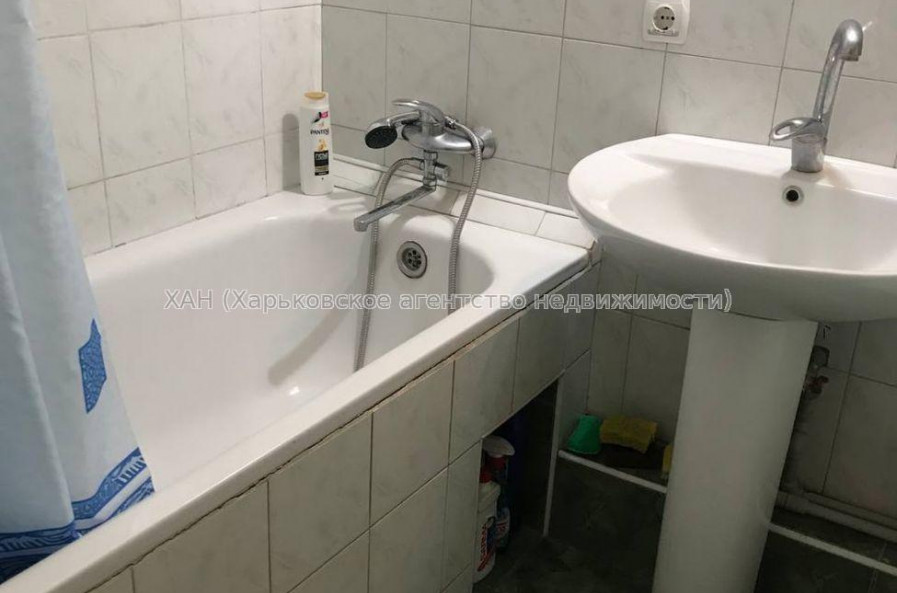 Продам квартиру, Конституции площ. , 1  ком., 28 м², косметический ремонт 