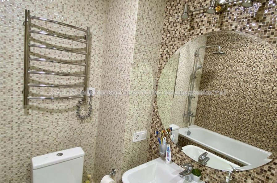 Продам квартиру, Валентиновская ул. , 41 , 3 кім., 65 м², евроремонт 