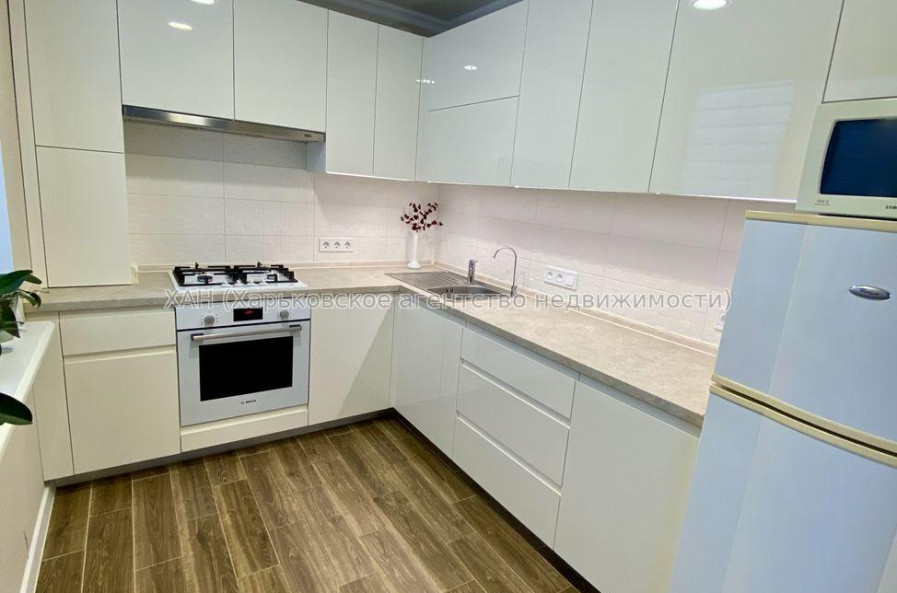 Продам квартиру, Валентиновская ул. , 41 , 3 кім., 65 м², евроремонт 