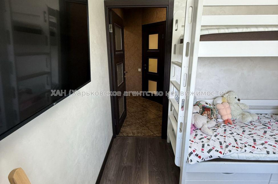 Продам квартиру, Валентиновская ул. , 24В , 3 кім., 73 м², евроремонт 
