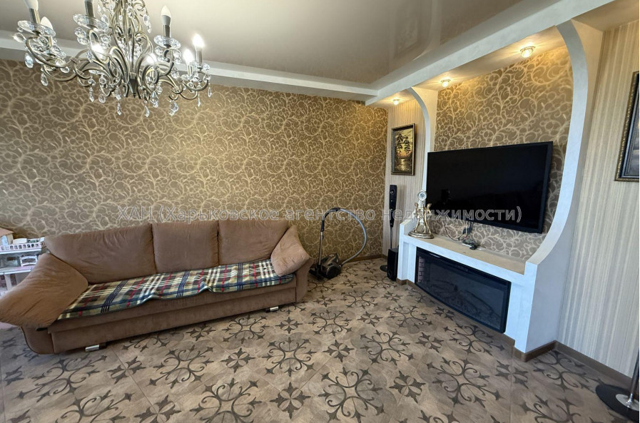 Продам квартиру, Валентиновская ул. , 24В , 3 кім., 73 м², евроремонт 