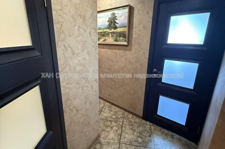 Продам квартиру, Валентиновская ул. , 24В , 3 кім., 73 м², евроремонт 