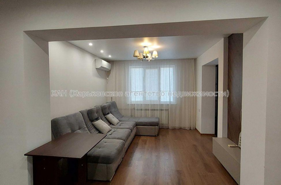 Продам квартиру, Непокоренных ул. , 3 кім., 71.70 м², капитальный ремонт 