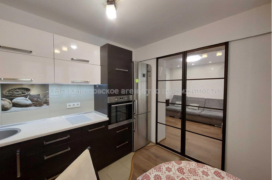 Продам квартиру, Непокоренных ул. , 3 кім., 71.70 м², капитальный ремонт 