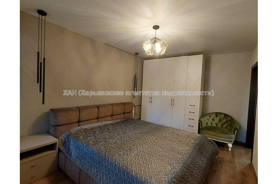Продам квартиру, Непокоренных ул. , 3 кім., 71.70 м², капитальный ремонт 