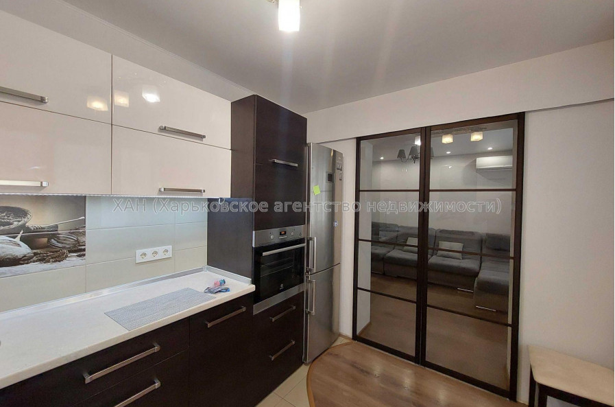 Продам квартиру, Непокоренных ул. , 3 кім., 71.70 м², капитальный ремонт 