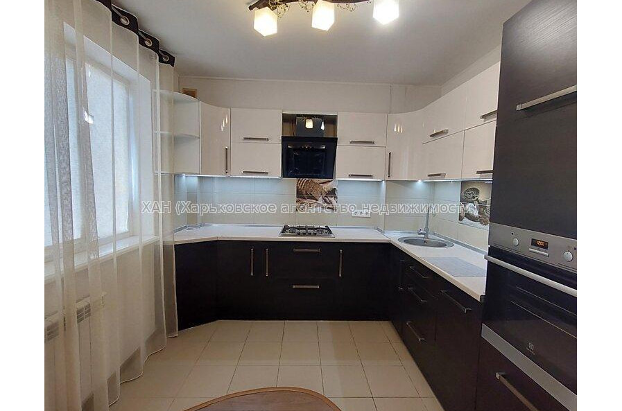 Продам квартиру, Непокоренных ул. , 3 кім., 71.70 м², капитальный ремонт 