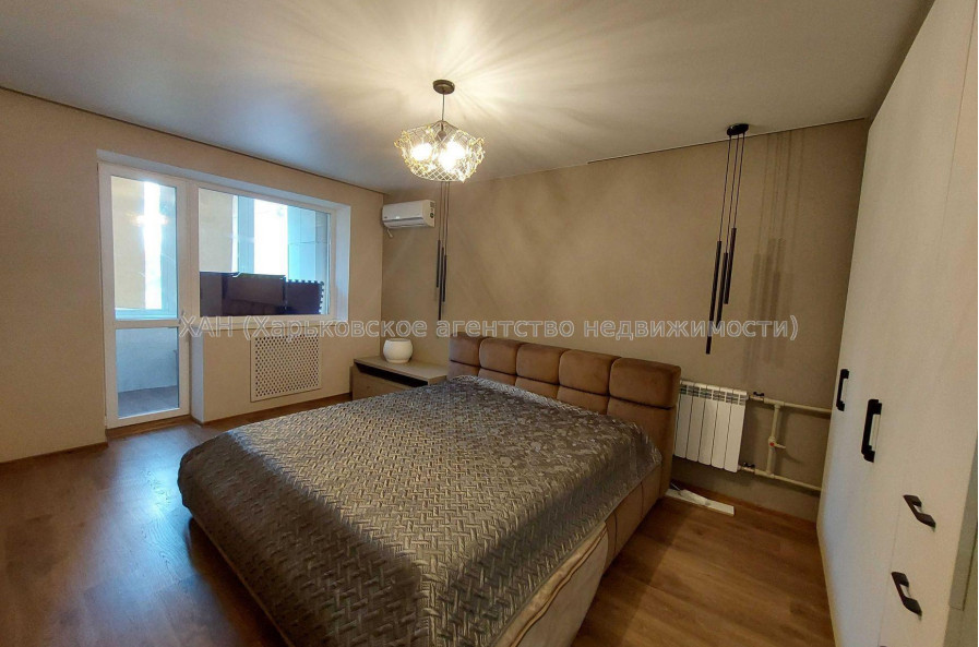 Продам квартиру, Непокоренных ул. , 3 кім., 71.70 м², капитальный ремонт 