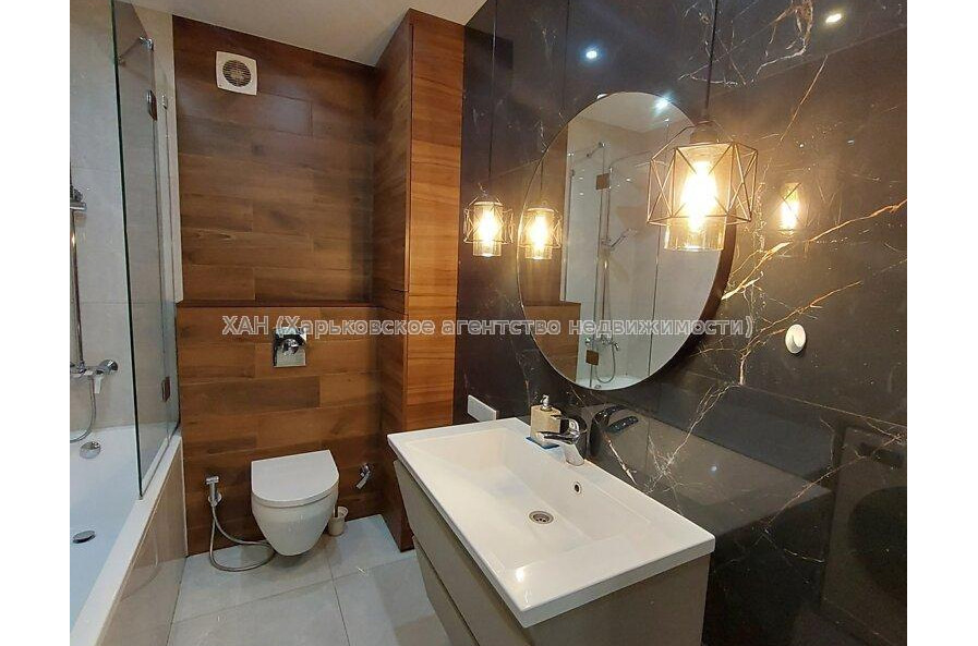 Продам квартиру, Непокоренных ул. , 3 кім., 71.70 м², капитальный ремонт 