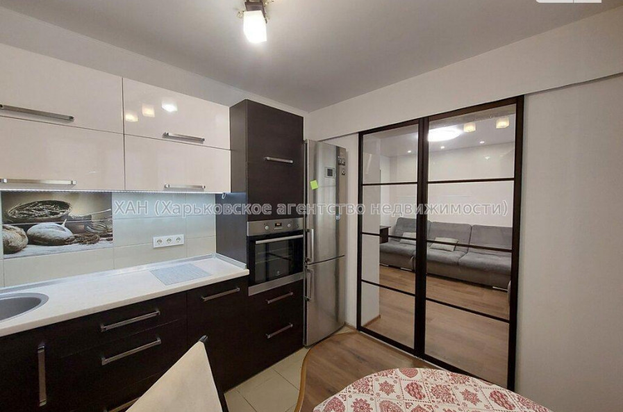 Продам квартиру, Непокоренных ул. , 3 кім., 71.70 м², капитальный ремонт 