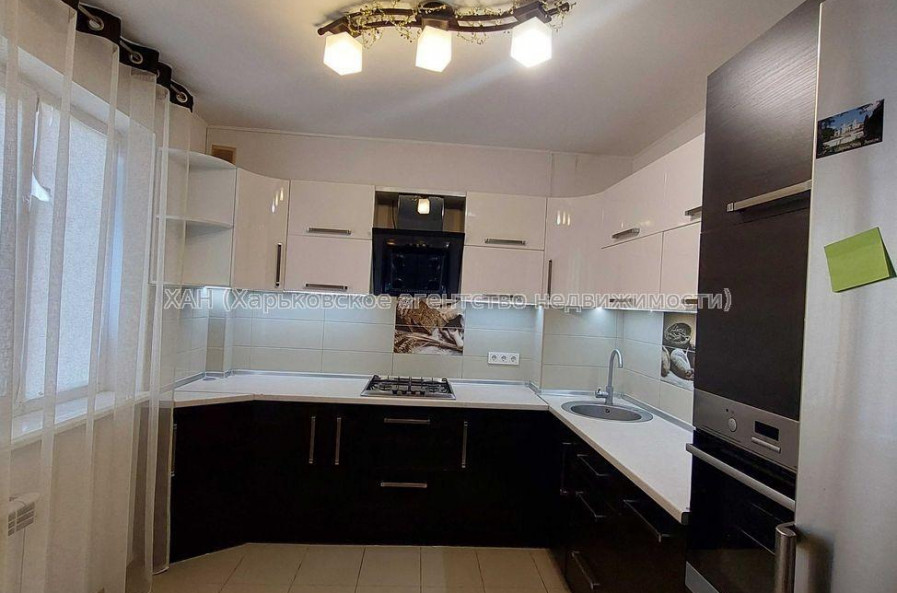 Продам квартиру, Непокоренных ул. , 3 кім., 71.70 м², капитальный ремонт 