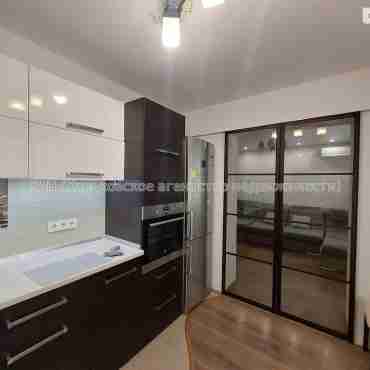 Продам квартиру, Непокоренных ул. , 3 кім., 71.70 м², капитальный ремонт 