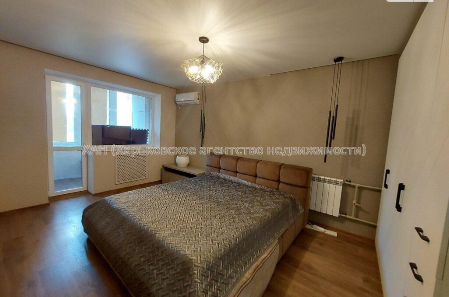 Продам квартиру, Непокоренных ул. , 3 кім., 71.70 м², капитальный ремонт 