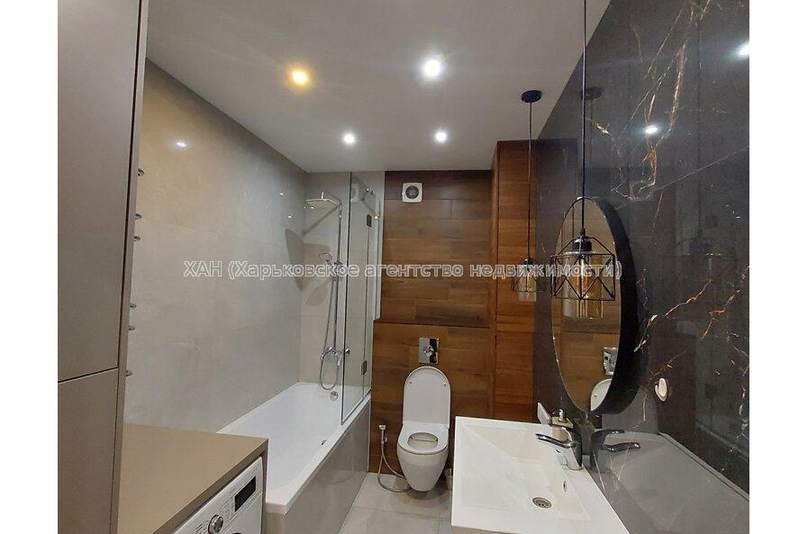 Продам квартиру, Непокоренных ул. , 3 кім., 71.70 м², капитальный ремонт 