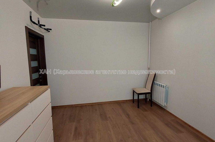 Продам квартиру, Непокоренных ул. , 3 кім., 71.70 м², капитальный ремонт 