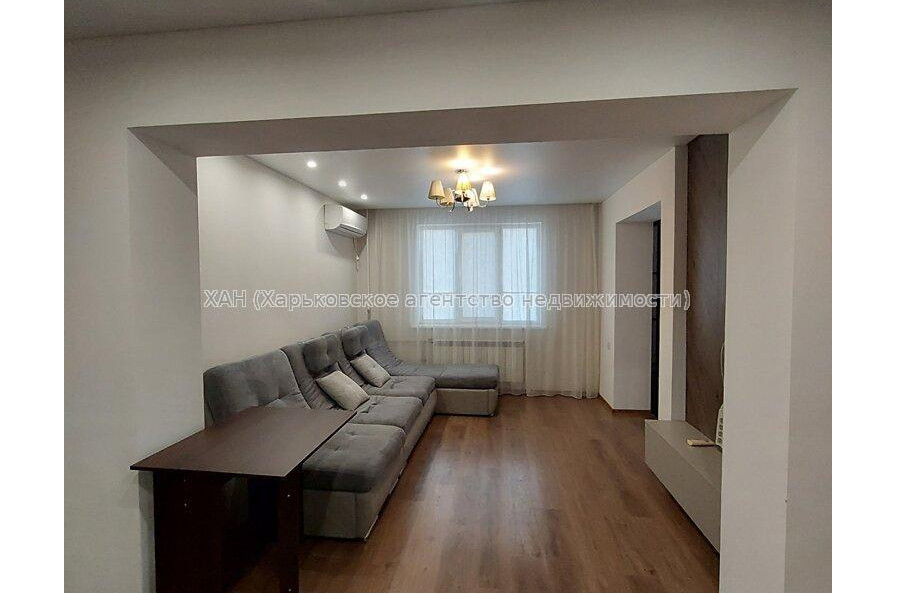 Продам квартиру, Непокоренных ул. , 3 кім., 71.70 м², капитальный ремонт 