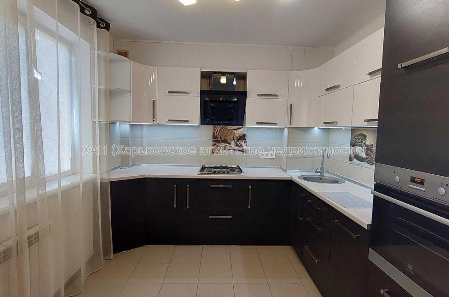 Продам квартиру, Непокоренных ул. , 3 кім., 71.70 м², капитальный ремонт 