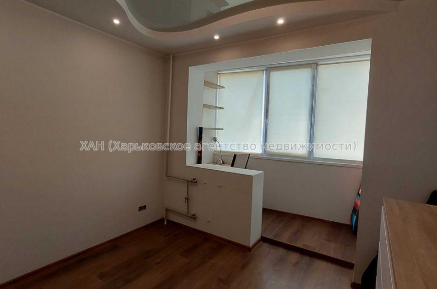Продам квартиру, Непокоренных ул. , 3 кім., 71.70 м², капитальный ремонт 