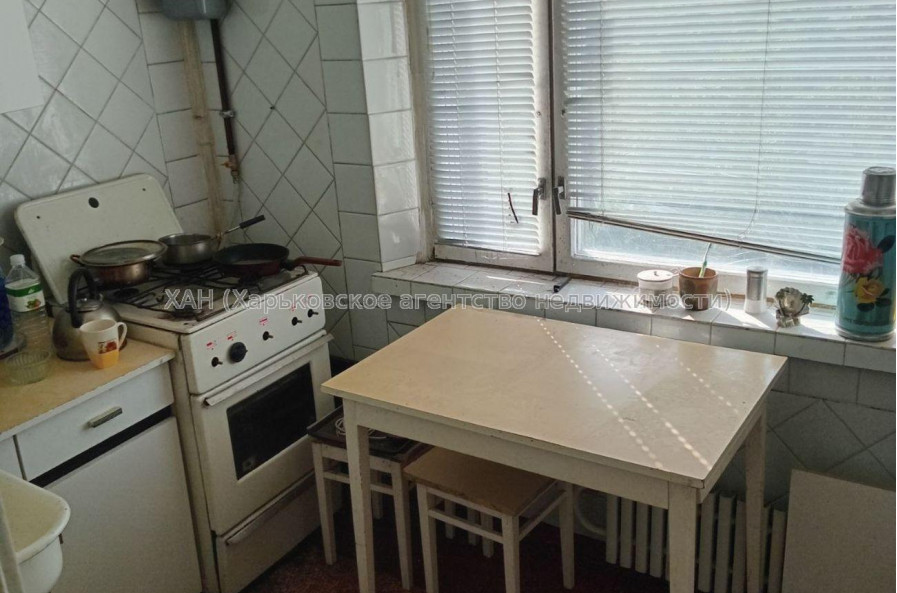 Продам квартиру, Владислава Зубенко ул. , 2  ком., 44 м², советский ремонт 