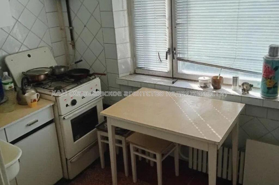 Продам квартиру, Владислава Зубенко ул. , 2  ком., 44 м², советский ремонт 