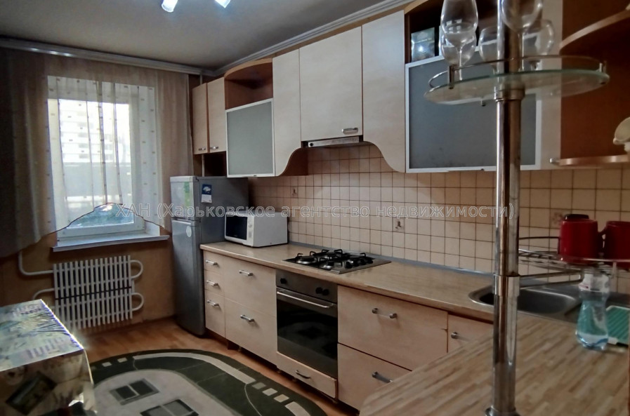 Здам квартиру, Клочковская ул. , 3 кім., 67 м², капитальный ремонт 