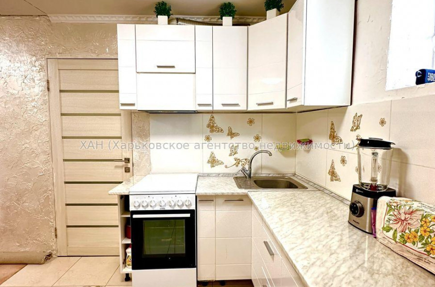 Продам будинок, Льва Ландау просп. , 70 м², 4 соток, капитальный ремонт 