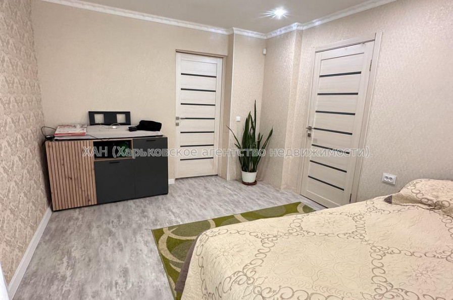 Продам будинок, Льва Ландау просп. , 70 м², 4 соток, капитальный ремонт 
