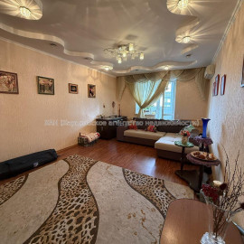 Продам квартиру, Юбилейный просп. , 61В , 3  ком., 83 м², косметический ремонт