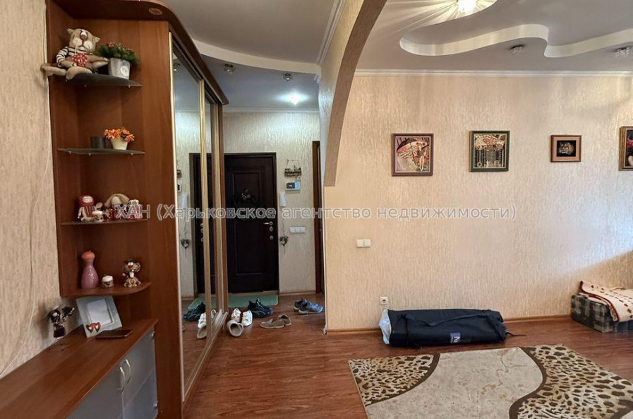 Продам квартиру, Юбилейный просп. , 61В , 3  ком., 83 м², косметический ремонт 