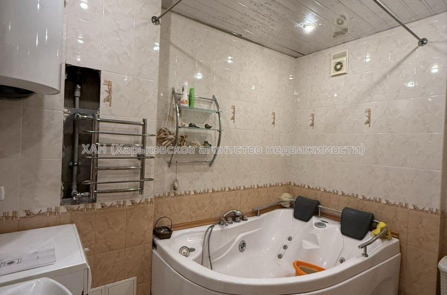 Продам квартиру, Юбилейный просп. , 61В , 3  ком., 83 м², косметический ремонт 