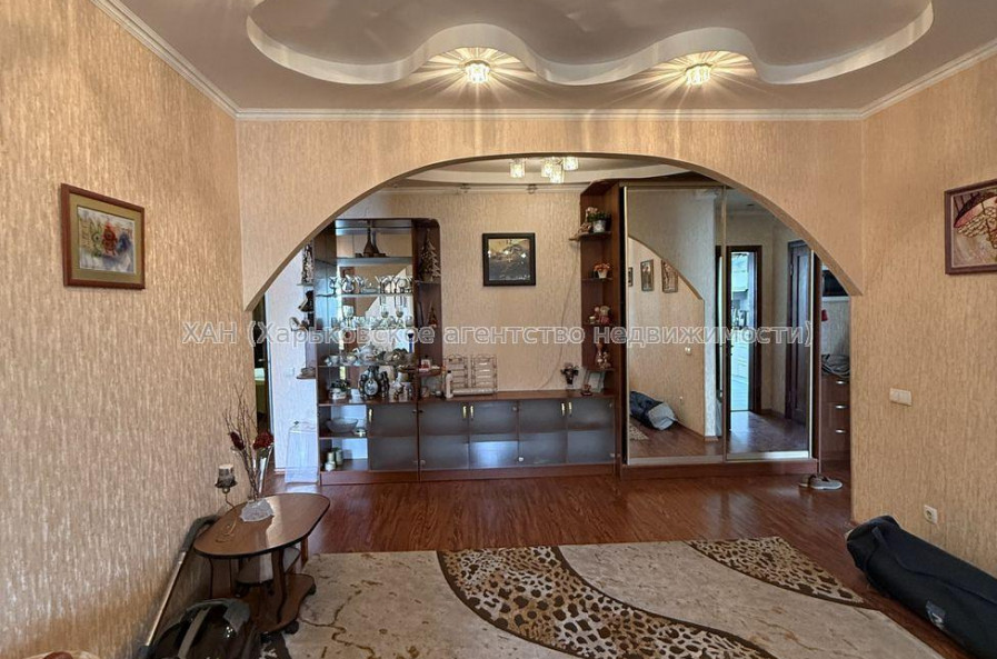 Продам квартиру, Юбилейный просп. , 61В , 3  ком., 83 м², косметический ремонт 