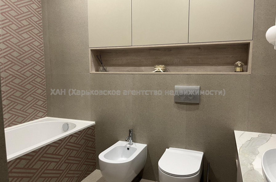 Продам квартиру, Клочковская ул. , 117 , 3 кім., 104.40 м², евроремонт 